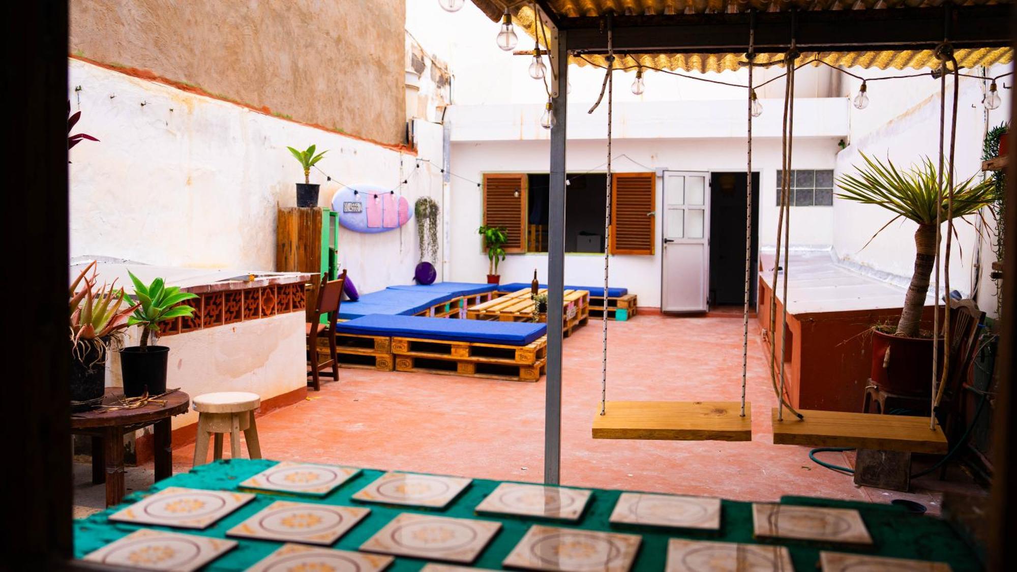 לאס פאלמס דה גראן קנאריה Dona Rose Surf Hostel מראה חיצוני תמונה